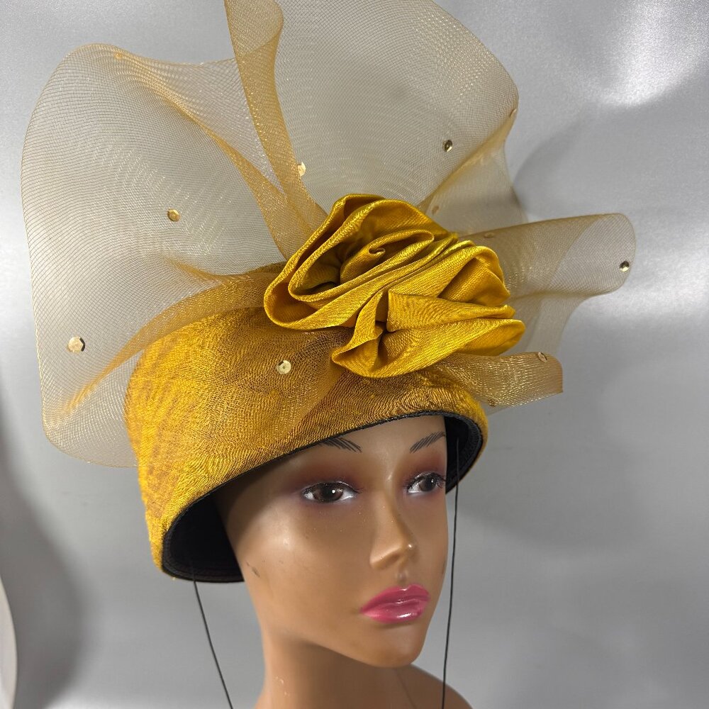 Chic Gold Fascinator Hat with Floral Accent